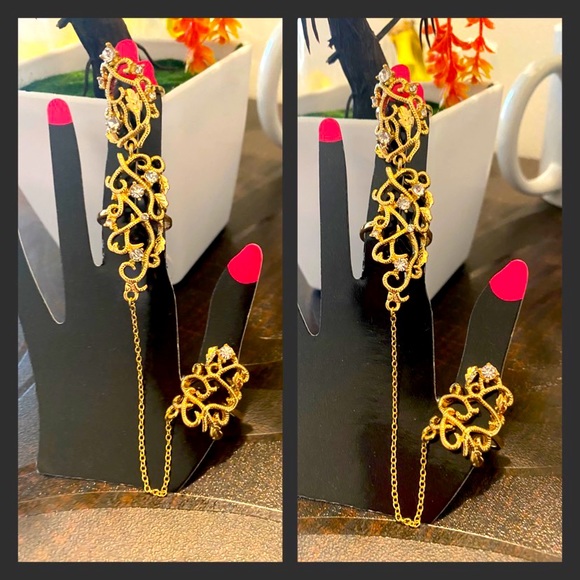 Jewelry - Two Finger ring join by a chain-size 19